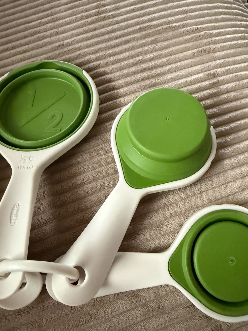 Chef’n Collapsable Measuring Cups - Picture 2 of 3